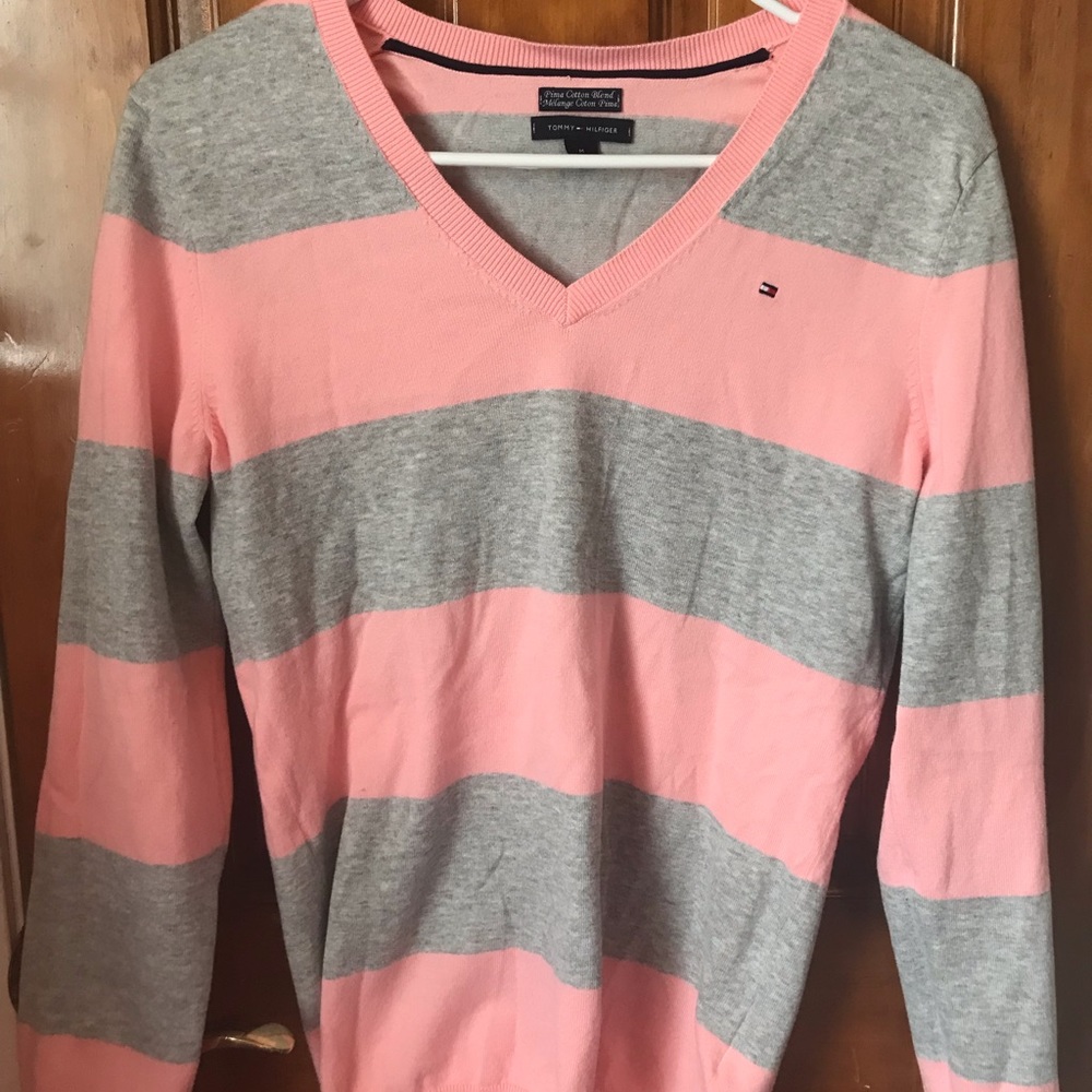 NWOT Tommy Hilfiger Sweater size medium